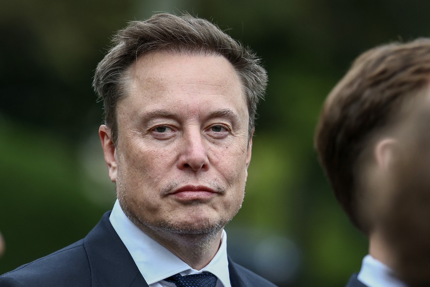 Elon Musk diz que apoia fusão entre Tesla e SpaceX