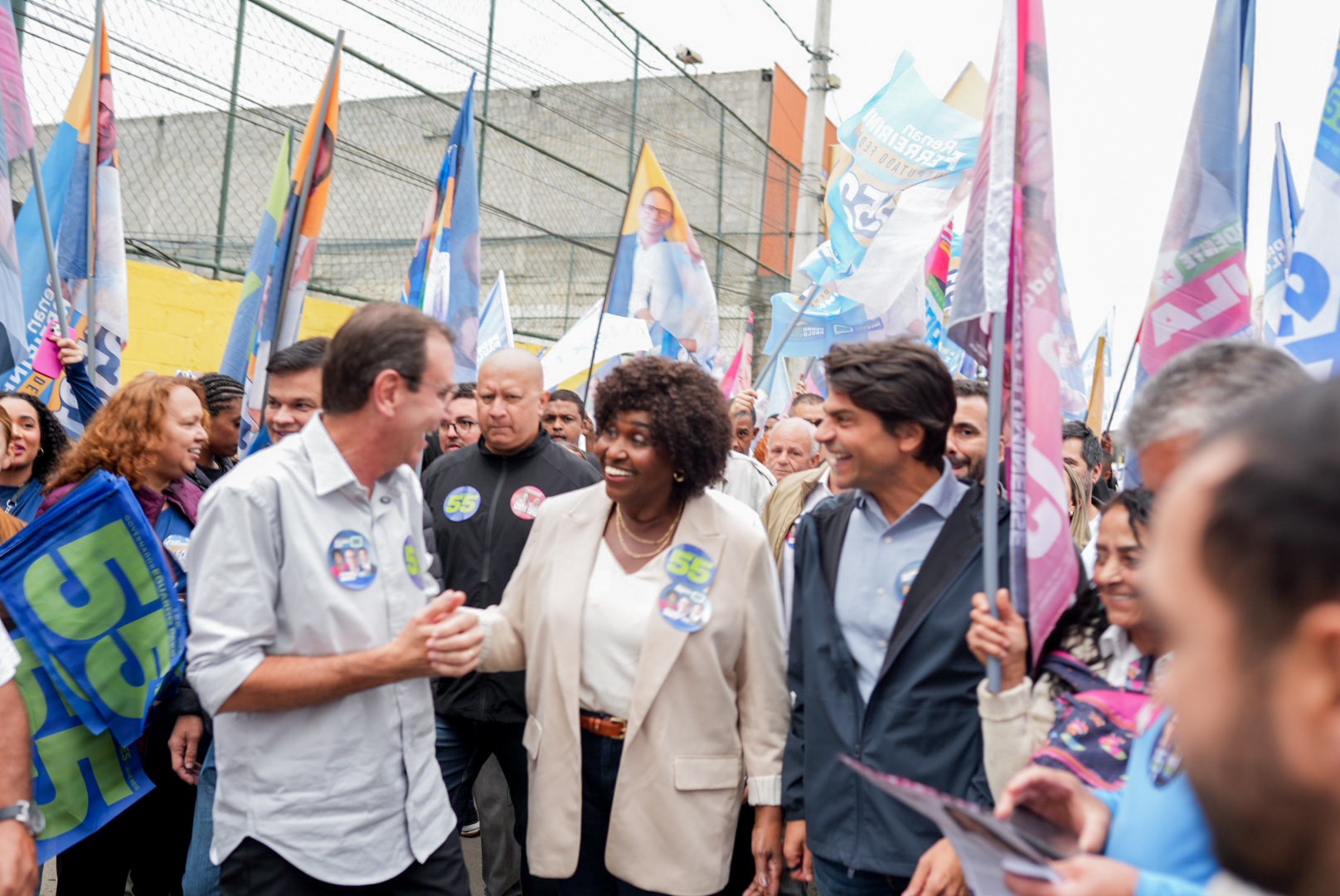 Em reduto eleitoral de Ruas, Paes critica caça do PL a 