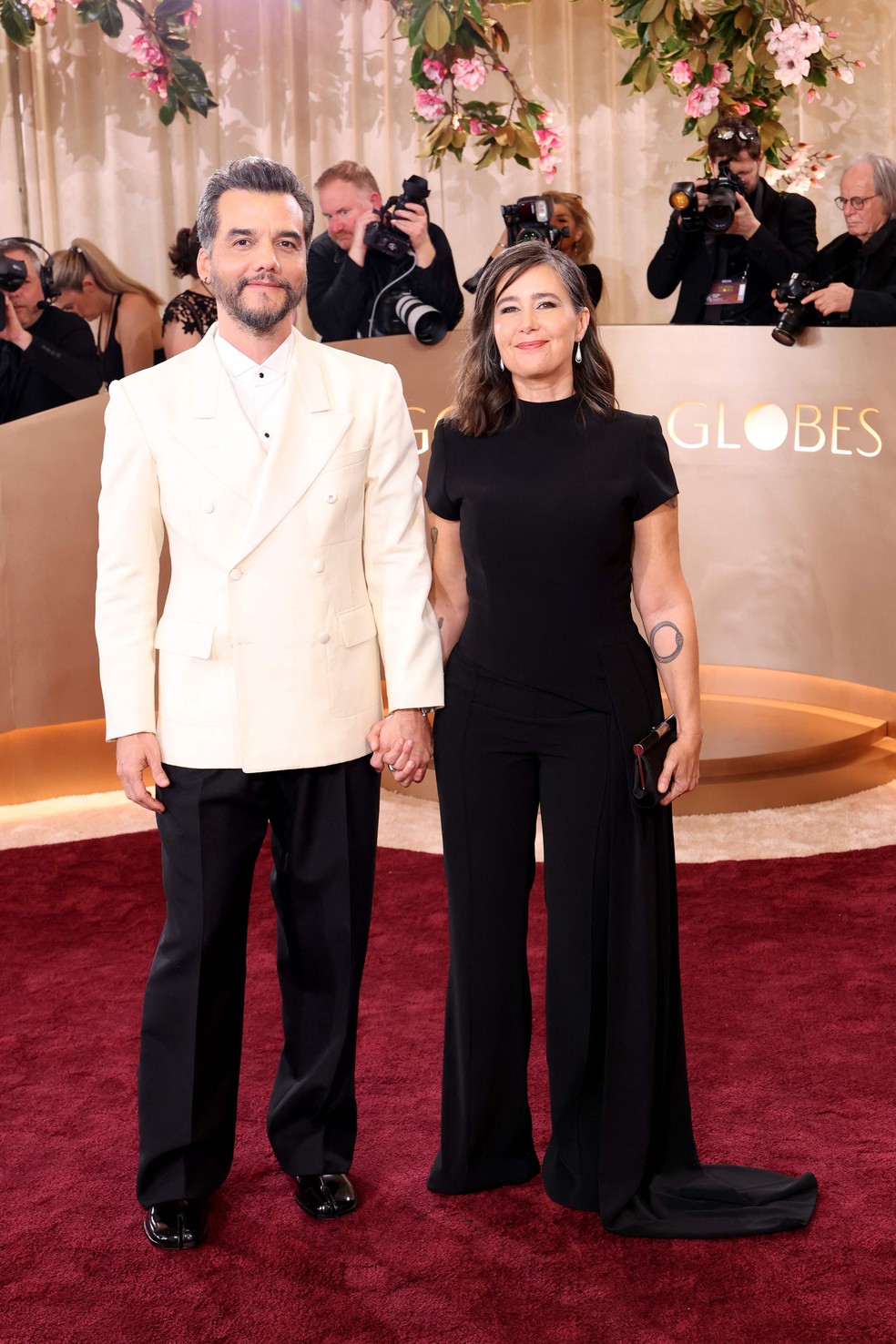 Wagner Moura e Sandra Delgado, companheira do ator — Foto: Monica Schipper / GETTY IMAGES NORTH AMERICA / Getty Images via AFP