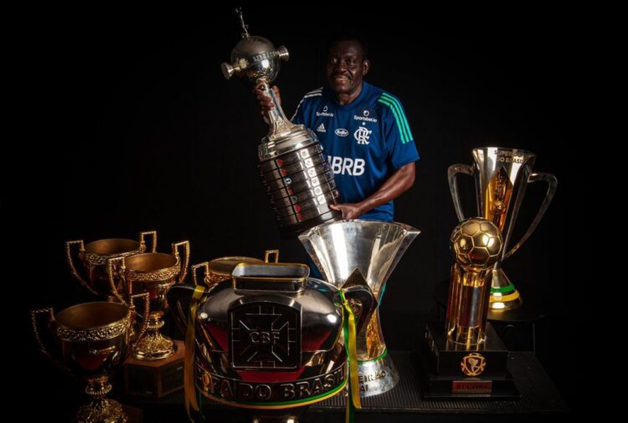 Denir, massagista do Flamengo, estava no clube há mais de 40 anos