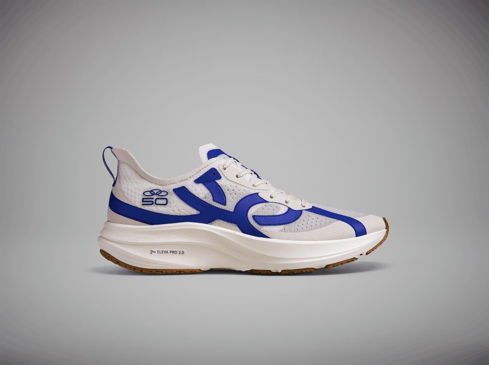Olympikus 50 anos: modelo em branco e azul foi definido em mesa de discussão — Foto: Divulgação Olympikus