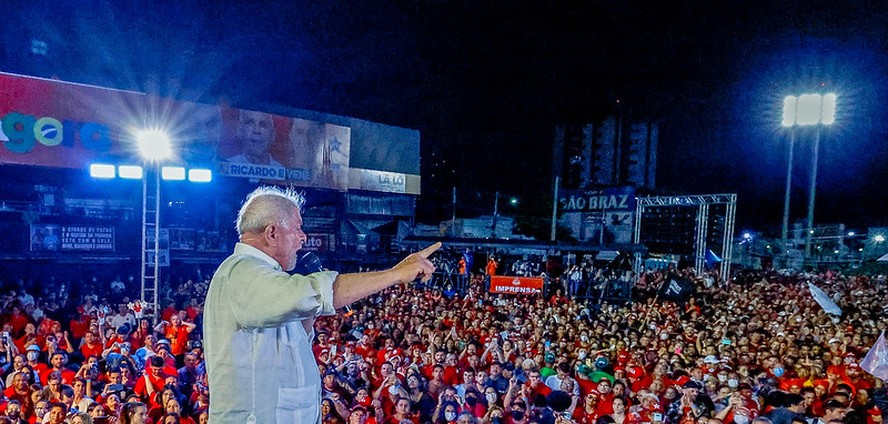 Lula discursa em Campina Grande (PB)