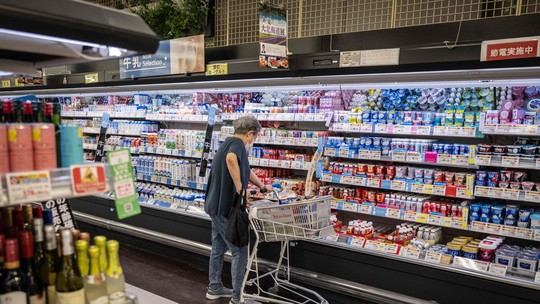 Alimentos e medicamentos ficam mais caros, mas prévia da inflação desacelera para 0,21% em abril