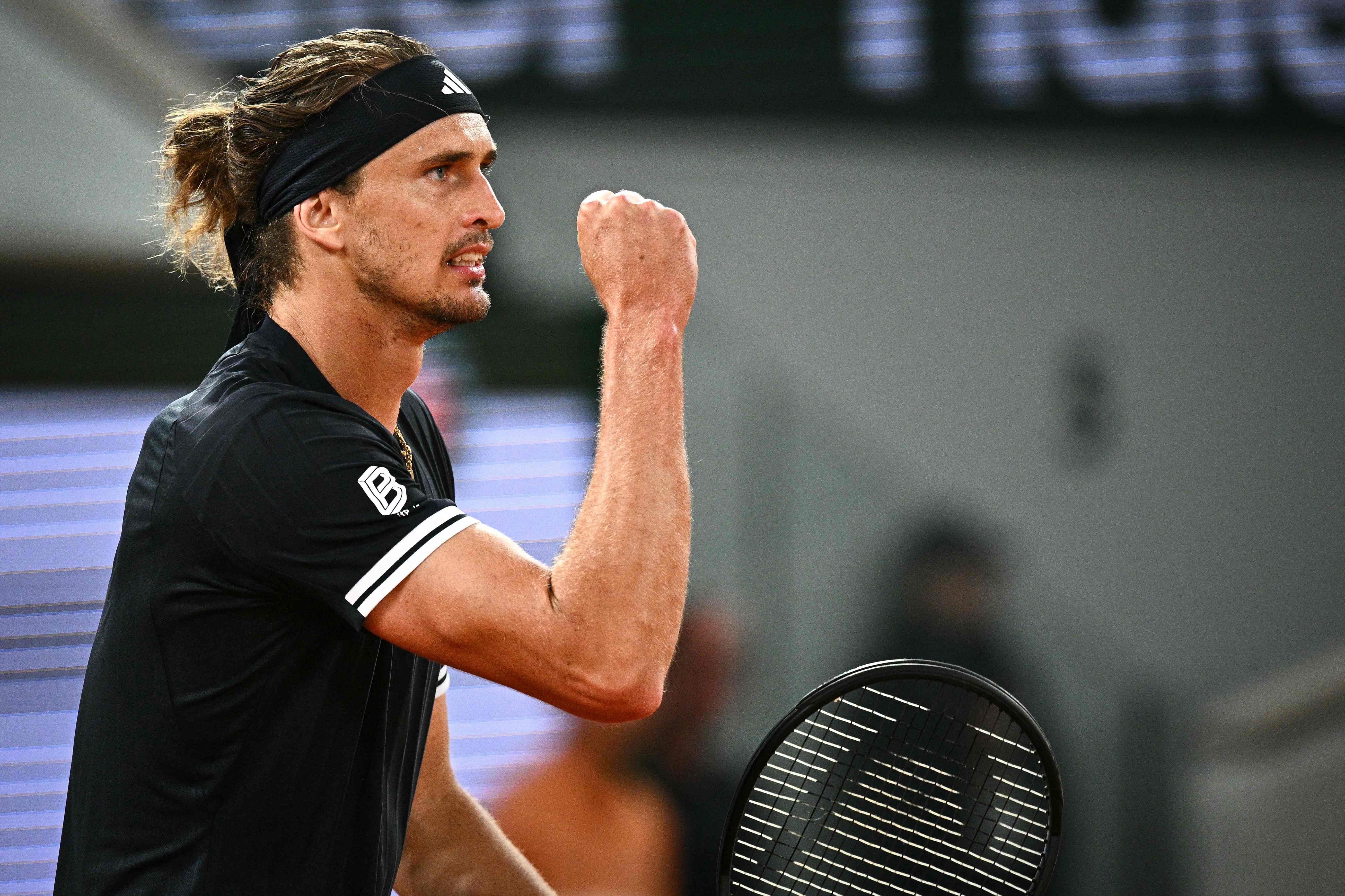Zverev avança às semifinais de Roland Garros com vitória convincente