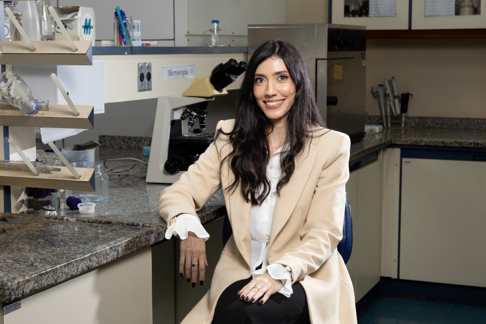 Cientista Brasileira Ganha Prêmio Internacional por Ligação entre Psicoses e Imunidade