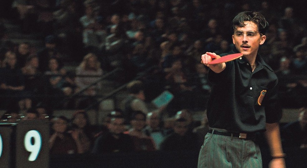 Timothée Chalamet em cena de 'Marty Supreme', filme que lhe valeu o Globo de Ouro de Melhor Ator - Comédia ou Musical — Foto: Divulgação