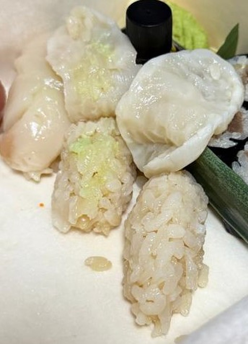 O Crítico Antigourmet - Kanoe - "Resolvo abrir dois niguiris de Vieira e lá estava: um sem wasabi e outro com" — Foto: Ian Oliver