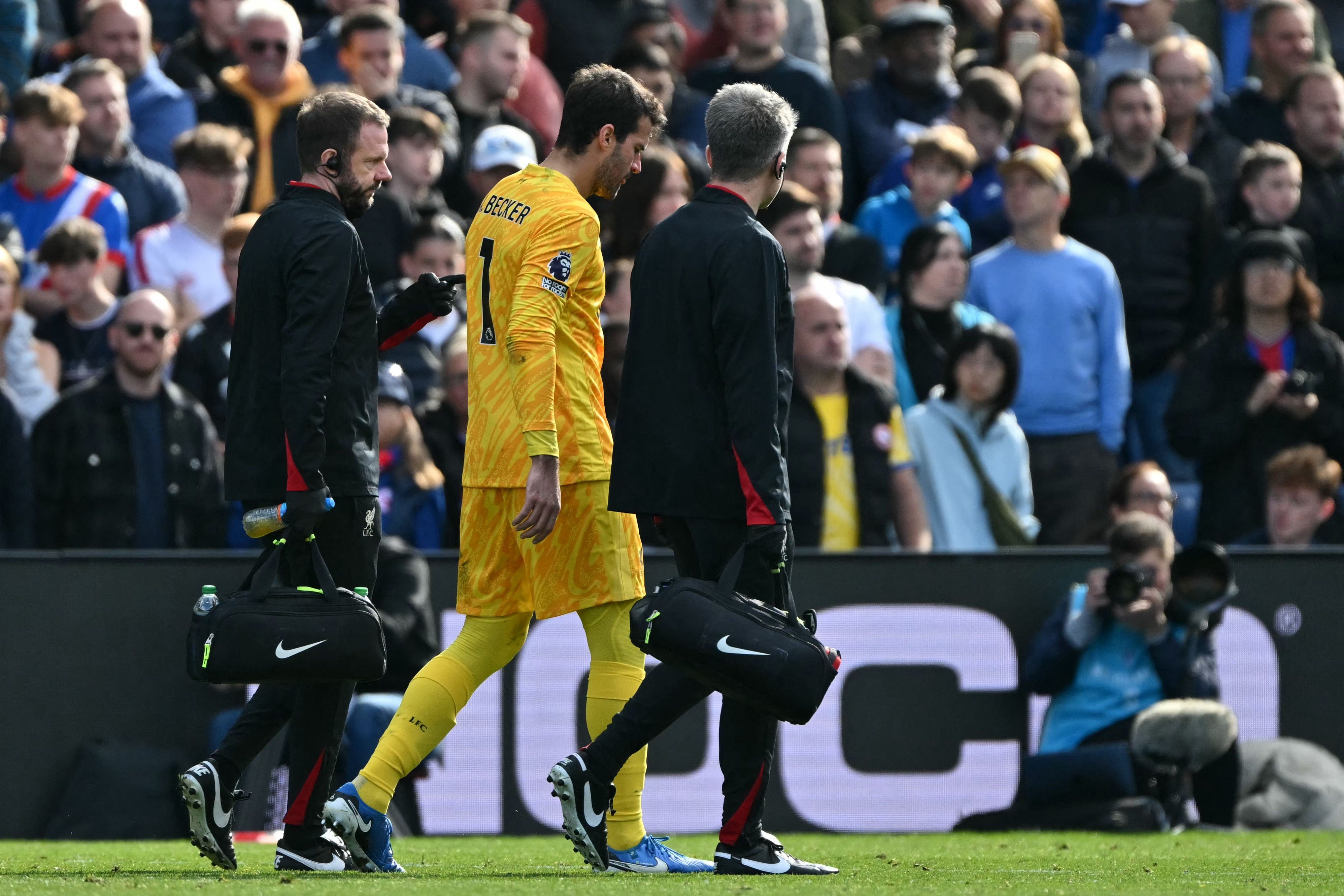 Fim da catimba? Premier League lança regra para coibir perda de tempo dos goleiros; entenda