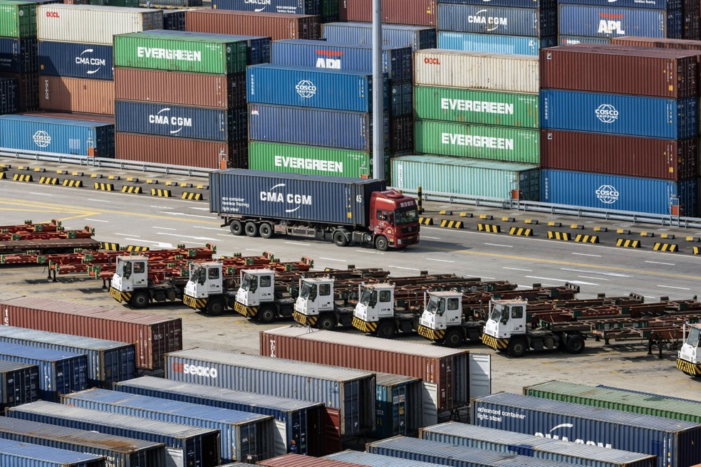 Pátio de porto na China — Foto: Bloomberg