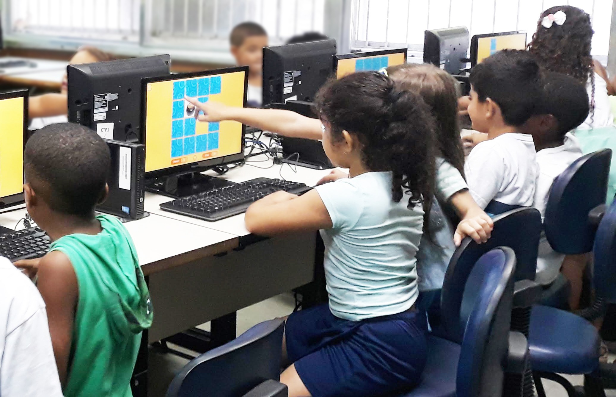 Ideb 2025: escolas privadas patinam, e diferença para a rede pública cai - QTU Questões do Universo