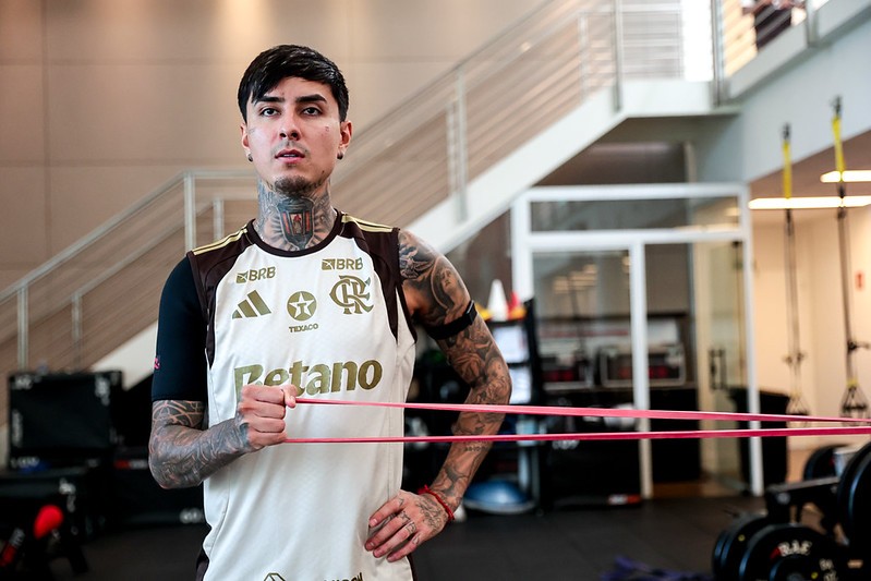 Mônaco entra forte na briga por Pulgar e multa rescisória vira preocupação no Flamengo