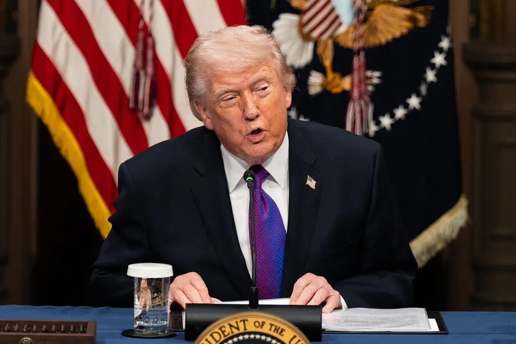 Trump avalia retirar san&ccedil;&otilde;es para reduzir pre&ccedil;os do petr&oacute;leo