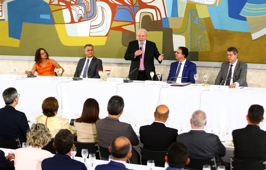 O presidente Luiz Inácio Lula da Silva participa de reunião com reitores das universidades federais do país e dos institutos federais de ensino, no Palácio do Planalto
