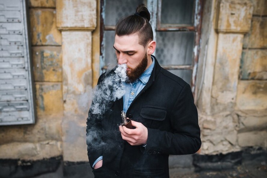 como parar de fumar vape Cigarros eletrônicos ajudam as pessoas a parar de fumar?