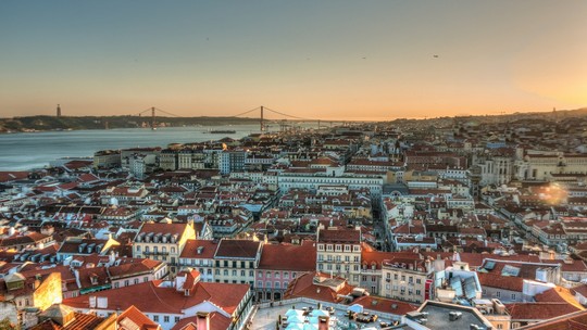 Presidente de Portugal veta projeto que prevê aluguel forçado de imóveis