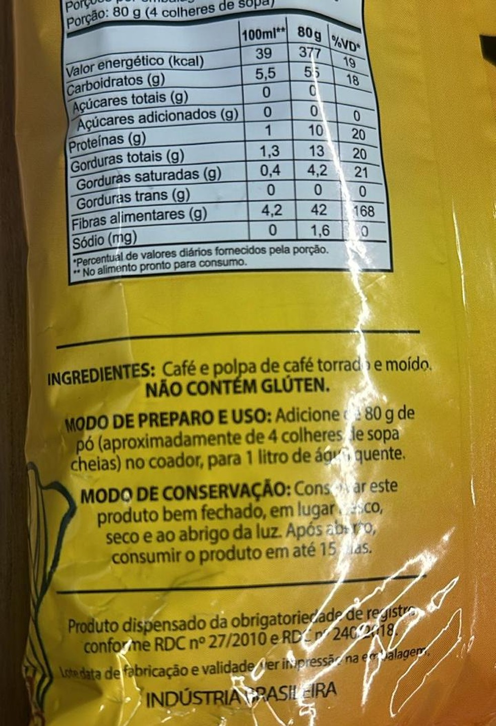 Especificação sobre o produto no verso da embalagem do café tradicional — Foto: Letícia Lopes