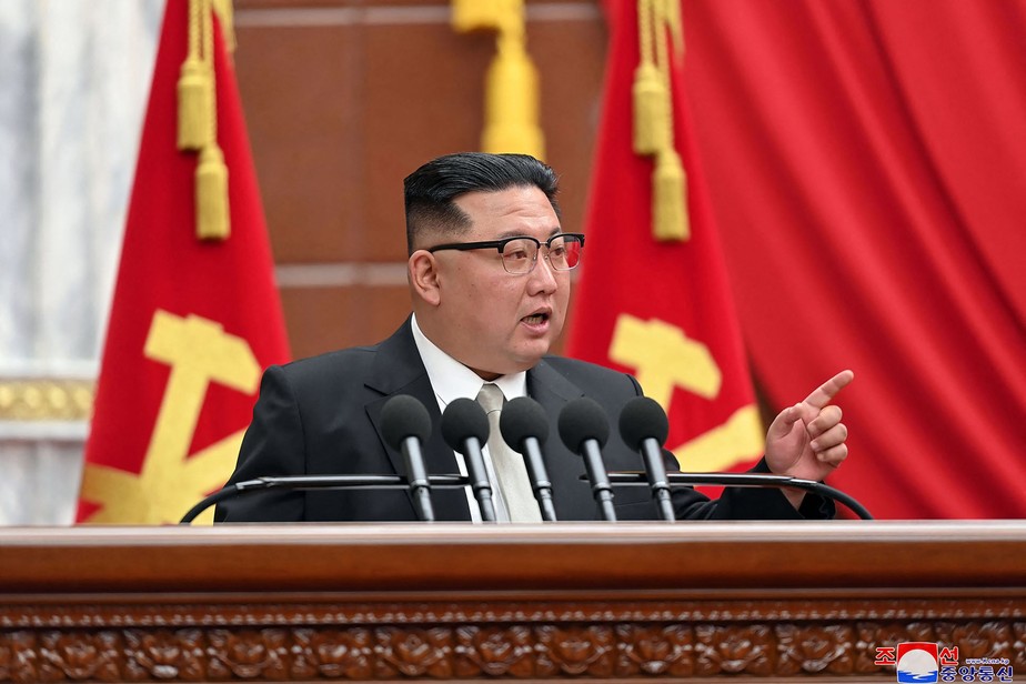 Kim Jong-un anuncia 'aumento exponencial' do arsenal nuclear norte-coreano