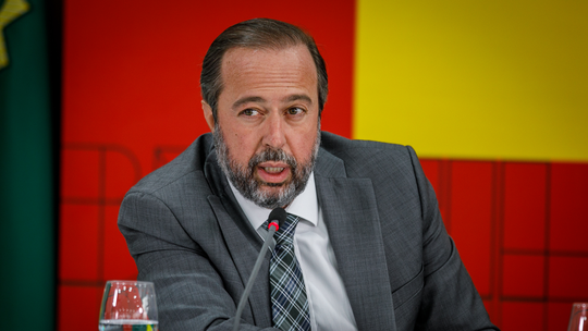 Ministro mostra que pretende tutelar gestão de nova presidente da Petrobras
