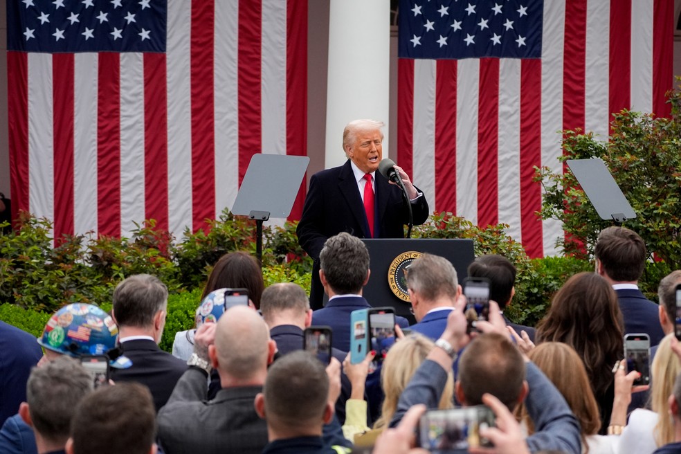 O presidente Donald Trump fala durante um anúncio de tarifas no Rose Garden da Casa Branca — Foto: Kent Nishimura/Bloomberg