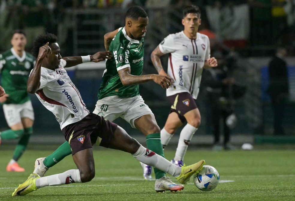 Final da Libertadores expõe políticas opostas de uso da base por Abel ...
