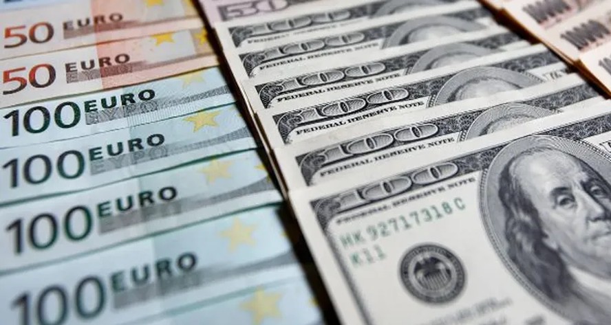 Euro é cotado abaixo de US$ 0 99 pela primeira vez em 20 anos