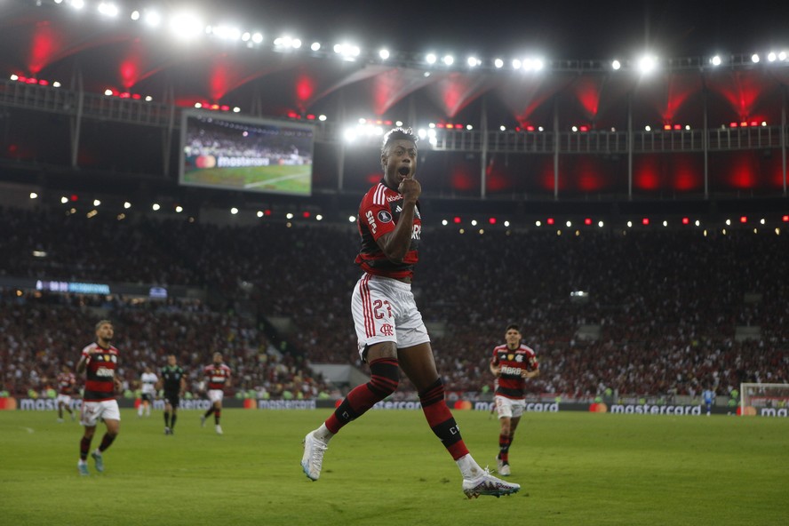 Bruno Henrique marcou o gol da noite na vitória do Flamengo sobre o Olimpia