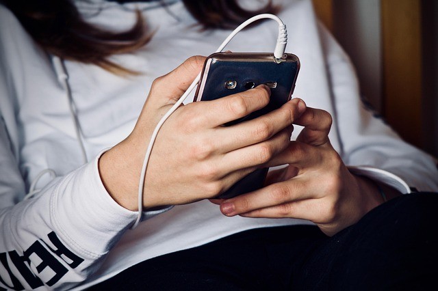 Plataformas de IA de companhia permitem conversas de teor se | Brasil | QTU - Notícias