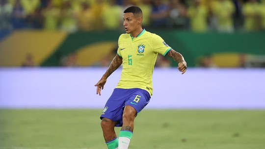 Arana, do Atlético Mineiro, explica por que ficou calado em trecho do hino do Brasil