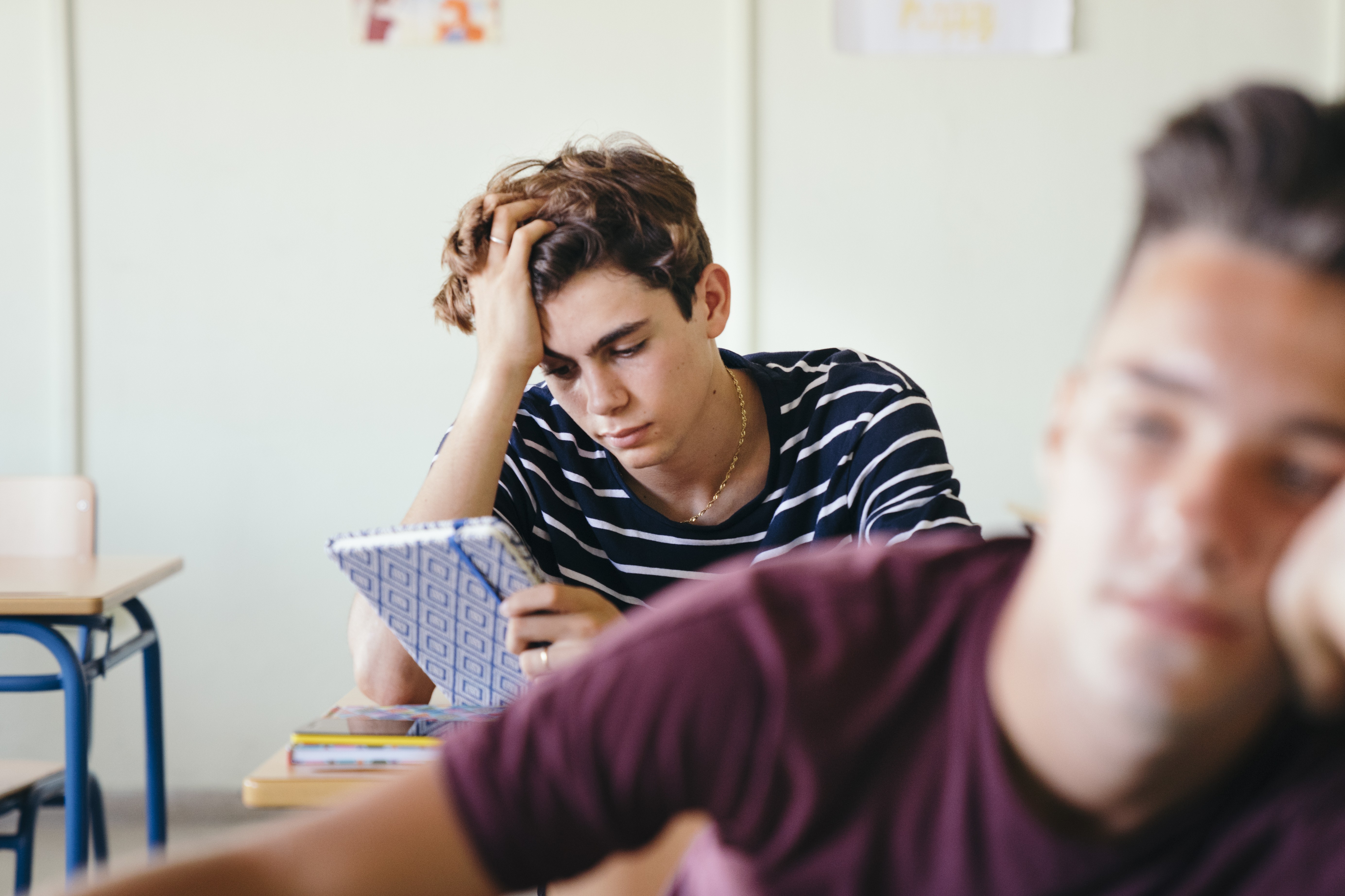 Amigos influenciam saúde mental de adolescentes, aponta estudo