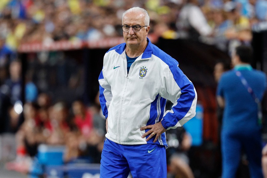 Dorival J&uacute;nior convoca sele&ccedil;&atilde;o brasileira para as eliminat&oacute;rias