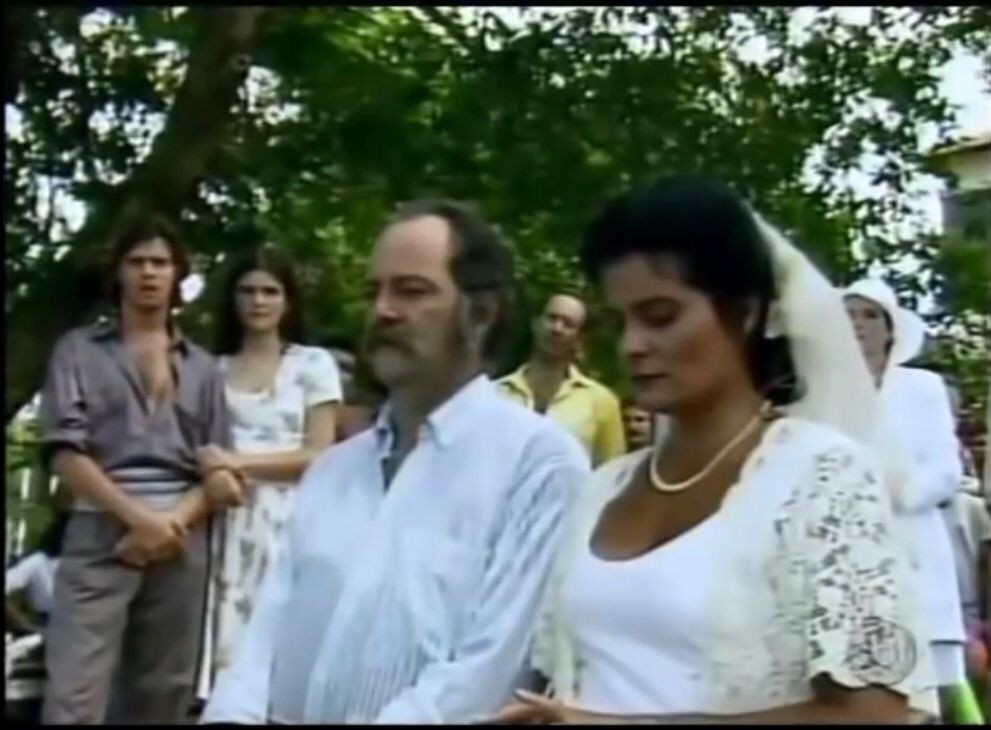 Zê Leôncio e Filó finalmente se casaram depois de anos vivendo juntos. A cerimônia teve outros noivos