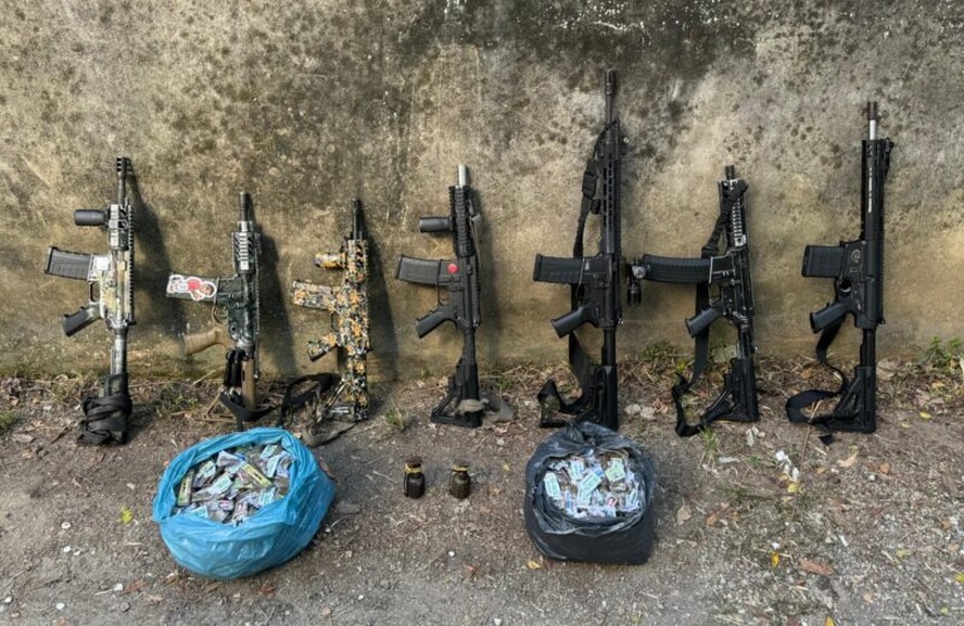 PM apreende 78 fuzis no Rio de Janeiro, em agosto. Número registrado é ...