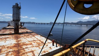 A última viagem do São Luiz foi transportar sal do Rio Grande do Norte para o Sul do país — Foto: Custodio Coimbra/Agência O Globo
