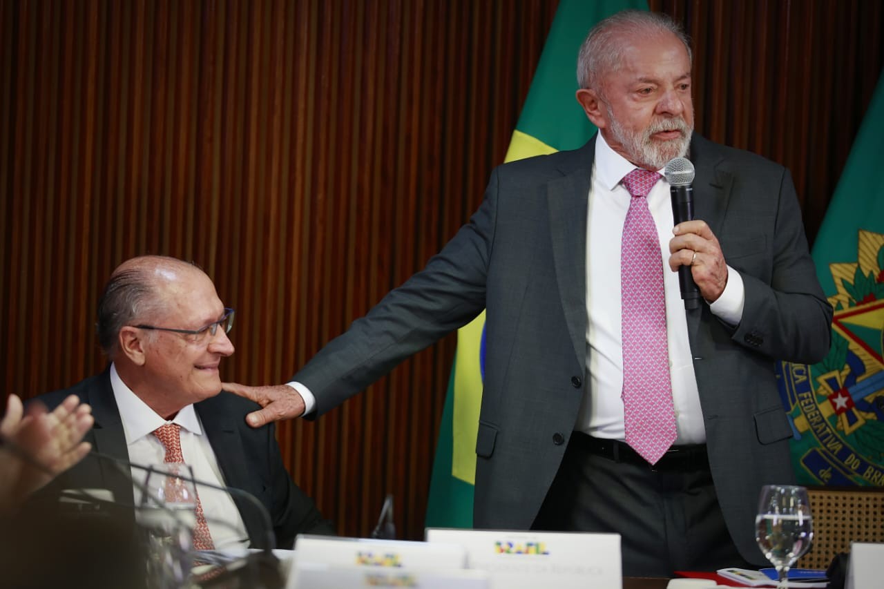 Lula anuncia Alckmin como vice na disputa pela Presid&ecirc;ncia