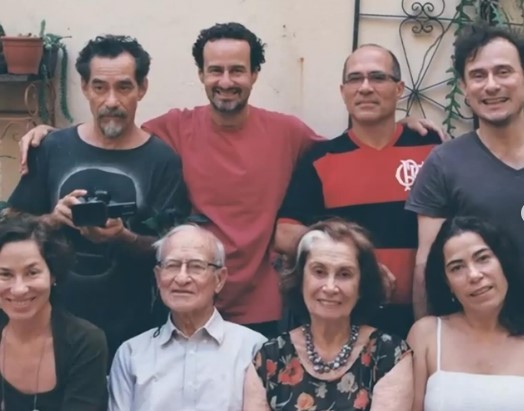 Enrique Diaz homenageia centen&aacute;rio do pai nas redes: 'Escreveu livros que at&eacute; hoje s&atilde;o usados'; saiba quem &eacute;