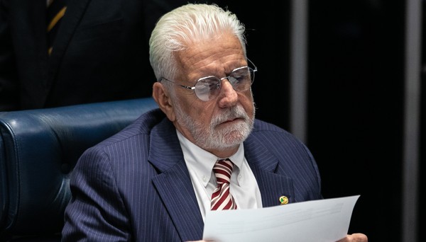'Altura do vão é 2,45m': PF aponta linguagem cifrada entre Wagner e Master