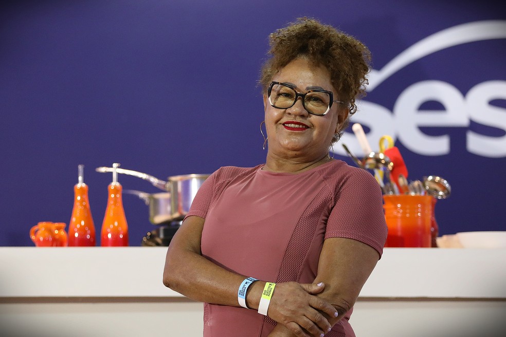 Aparecida de Moraes, que vai todo ano ao Rio Gastronomia assistir às aulas dos chefs no auditório — Foto: Lucas Tavares