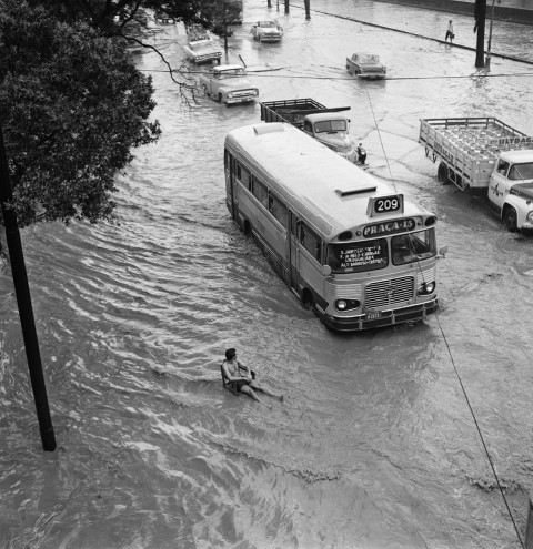 Enchente no Rio de Janeiro — Foto: Arquivo / Agência O Globo