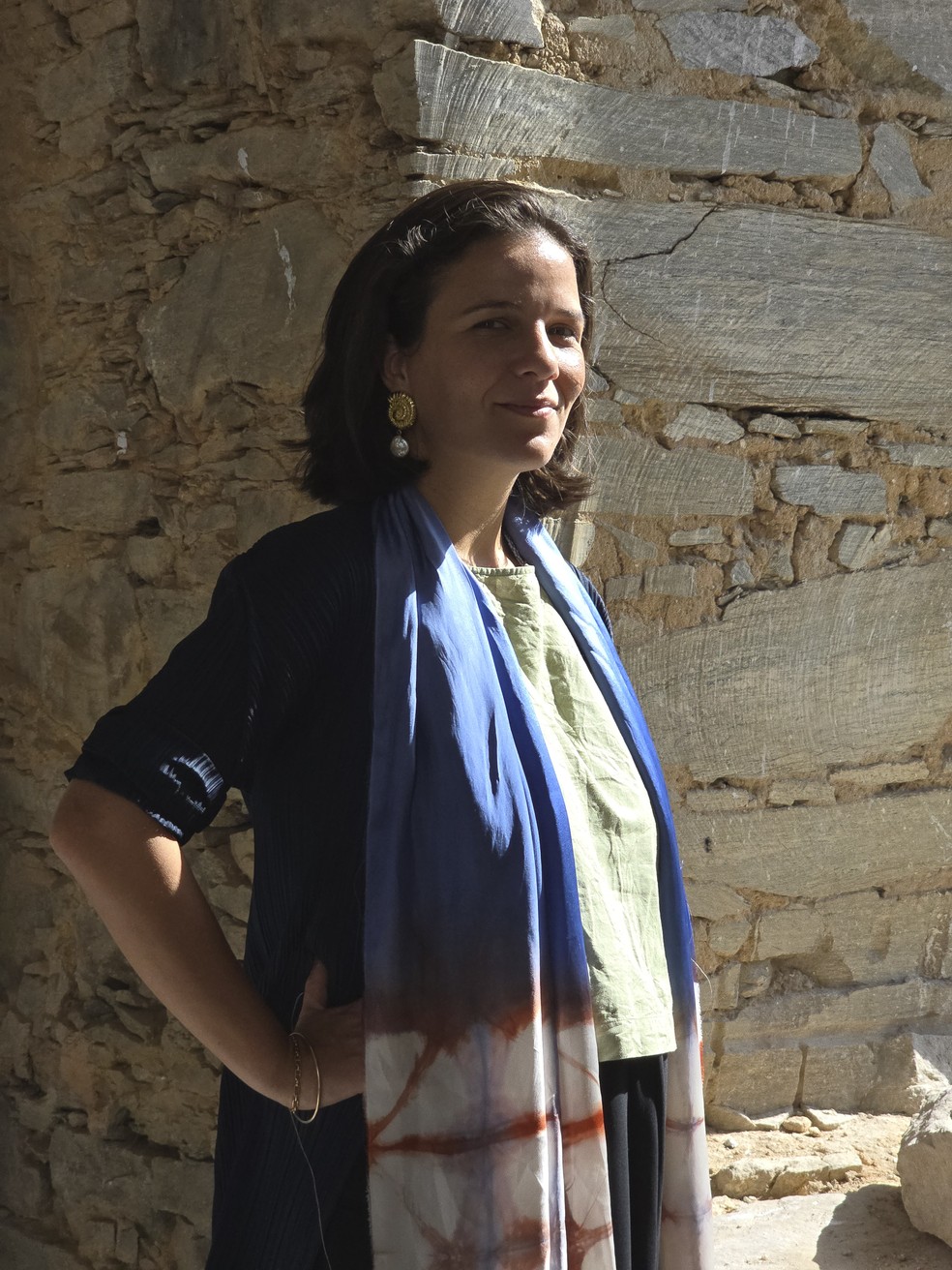 A diretora artística Catarina Duncan, no espaço que será ocupado pelo café e as áreas administrativas — Foto: Leo Martins