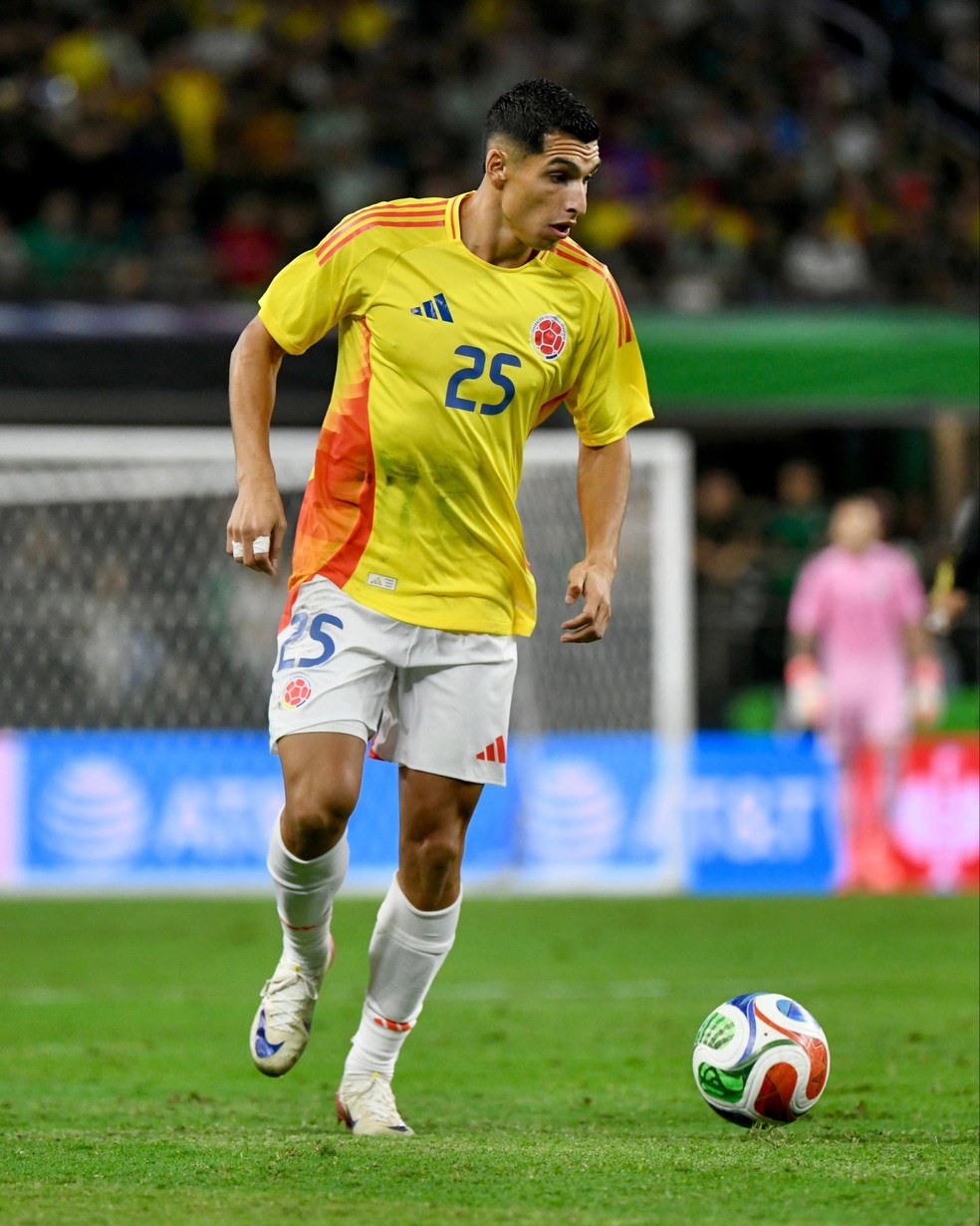 Kevin Serna em sua estreia pela seleção da Colômbia — Foto: Divulgação/X/FCFSeleccionCol