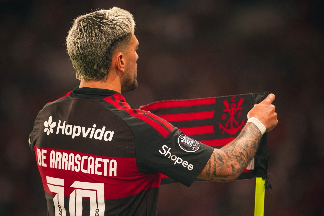 Análise: Flamengo flerta com noite traumática, mas Arrascaeta volta a ser herói e assina vaga na semifinal