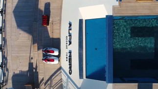 Navio conta com piscina de borda infinita e heliponto — Foto: Reprodução