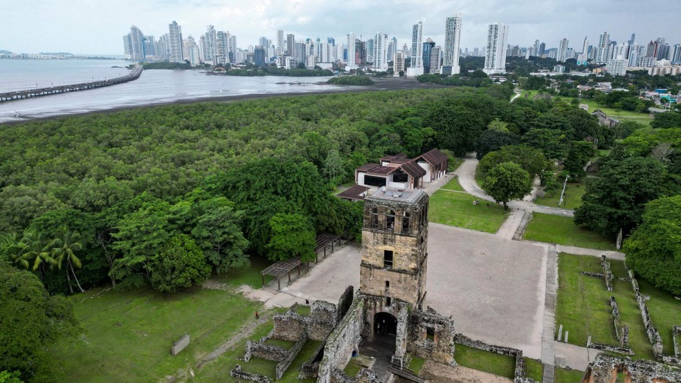 Ruínas da Catedral de Nossa Senhora da Assunção em Panamá Viejo, Cidade do Panamá — Foto: Martin Bernetti / AFP