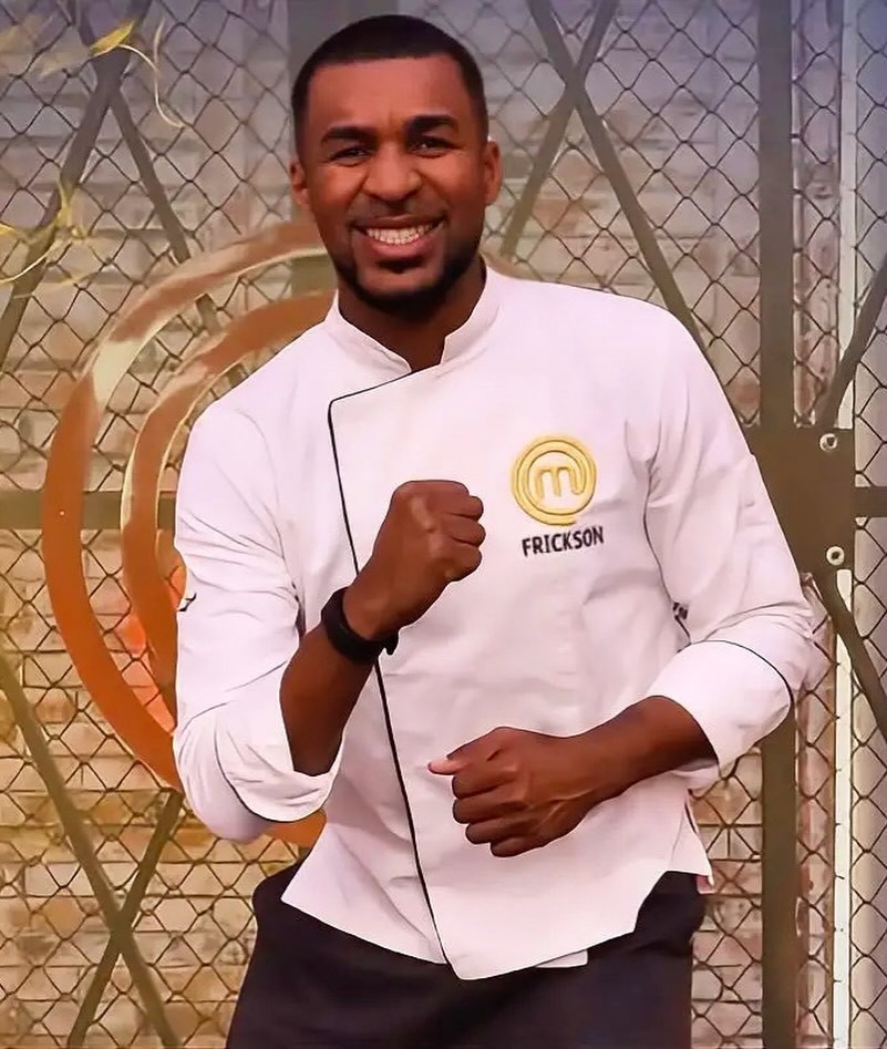 Ex-Flamengo e Vasco, Erazo é finalista de programa de culinária com celebridades no Equador