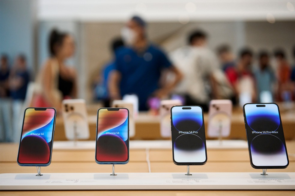 Apple começa a vender a linha iPhone 14 no Brasil; preços chegam a R$  15.499 