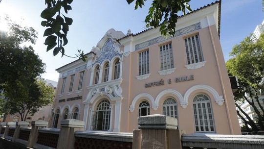 Escola de Medicina e Cirurgia da Unirio celebra 114 anos em meio a incertezas com mudança do hospital universitário Escola de Medicina e Cirurgia da Unirio celebra 114 anos em meio a incertezas com mudança do hospital universitário