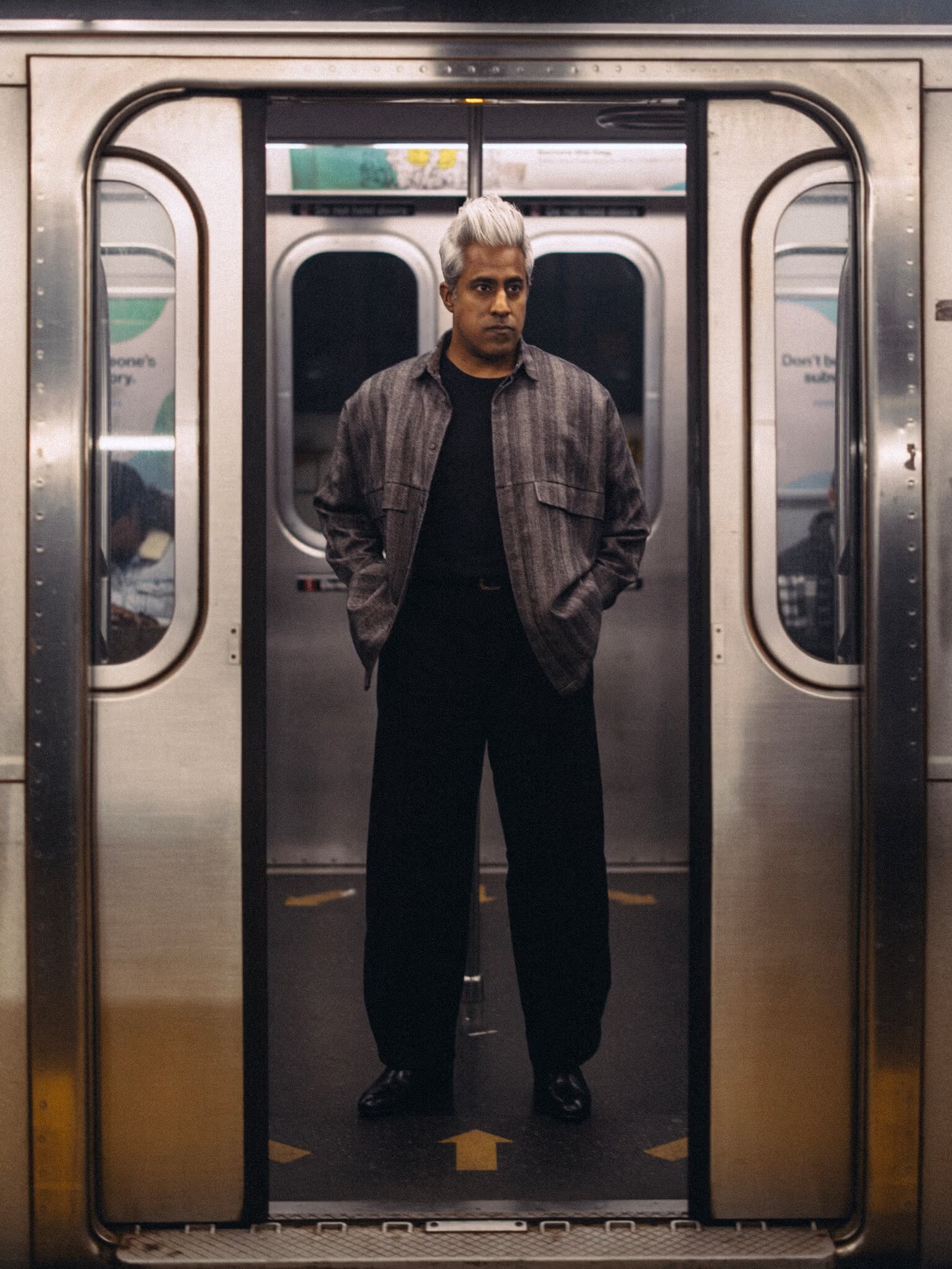 Anand Giridharadas lança livro sobre assassinato de um negro com transtornos mentais por um ex-fuzileiro branco em NY