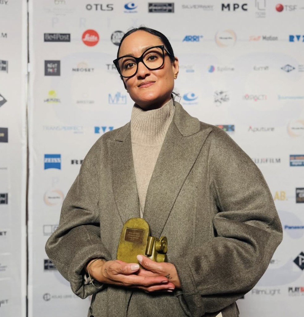 Autumn Durald Arkapaw, de "Pecadores", com o prêmio de "Melhor fotografia" da Sociedade Francesa de Cinematógrafos — Foto: Divulgação/French Society of Cinematographers