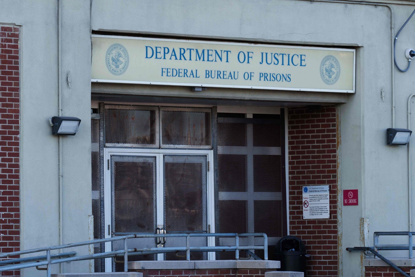 Vista externa do Centro de Detenção Metropolitano, no Brooklyn, onde Nicolás Maduro está detido  Adam Gray / GETTY IMAGES NORTH AMERICA / Getty Images via AFP — Foto: Adam Gray / GETTY IMAGES NORTH AMERICA / Getty Images via AFP