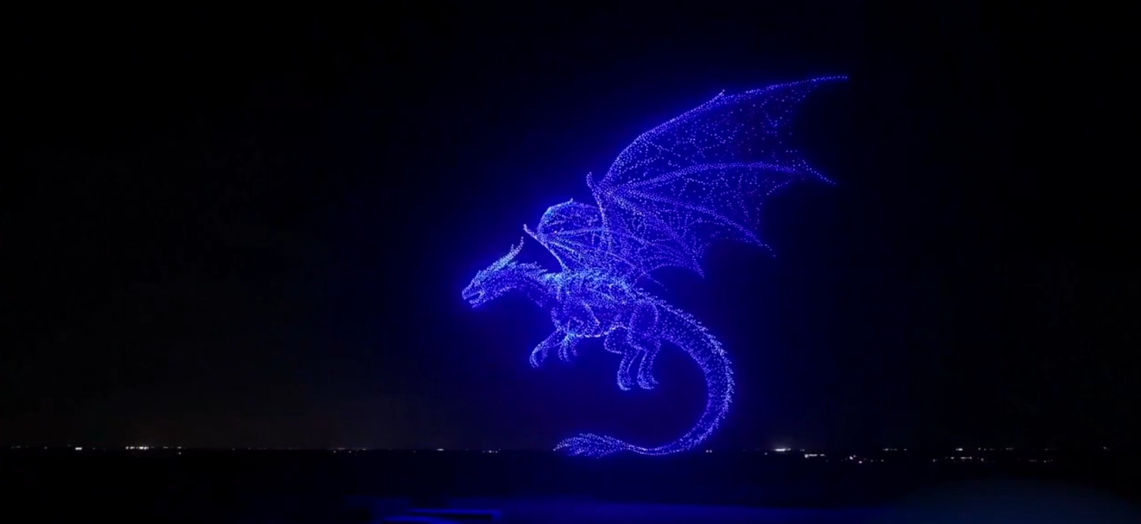 Dragão gigante formado por mais de 10 mil drones bate recorde mundial nos EUA; entenda